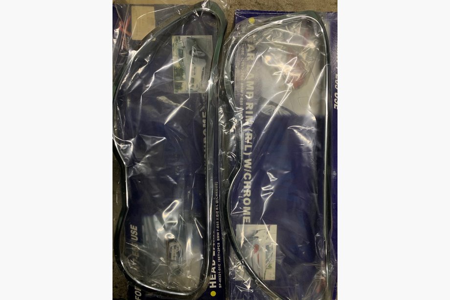 BMW 7-serien E65/66 2001–2008 Kromade strålkastarkåpor (2 st, ABS) Image