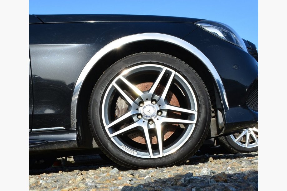 Mercedes E-class W212 2009–2016 Hjulhuslister (4 st, rostfritt stål) Image