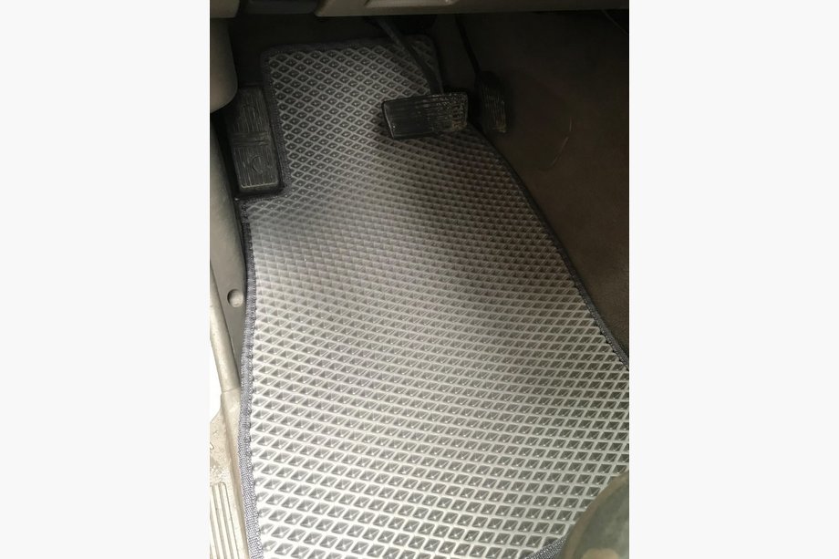 Nissan Patrol Y61 1997–2011 EVA-bilmattor (grå) Image
