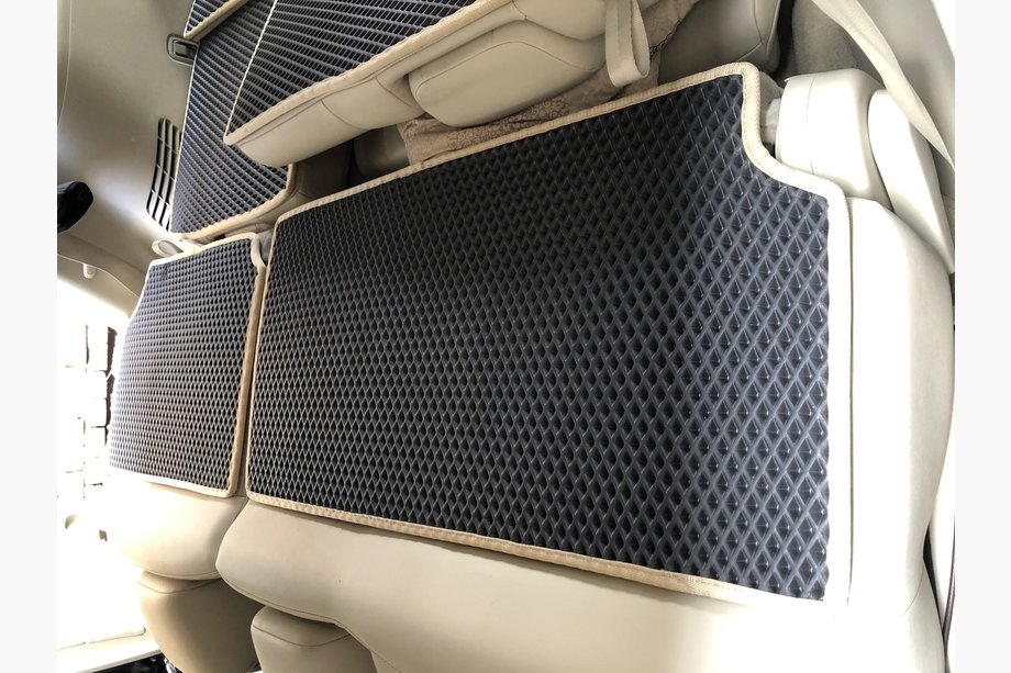Nissan Armada 2016–2024 Matta för övre delen av baksätet (EVA, svart) Image