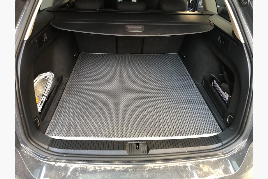 Volkswagen Passat B8 2015–2023 Bagagerumsmatta (EVA, svart) SW Image