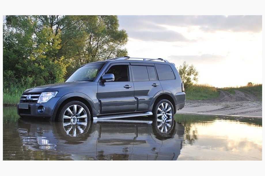 Mitsubishi Pajero Wagon III 1999–2006 Vindavvisare till sidorutor (4 st, Cobra) Image