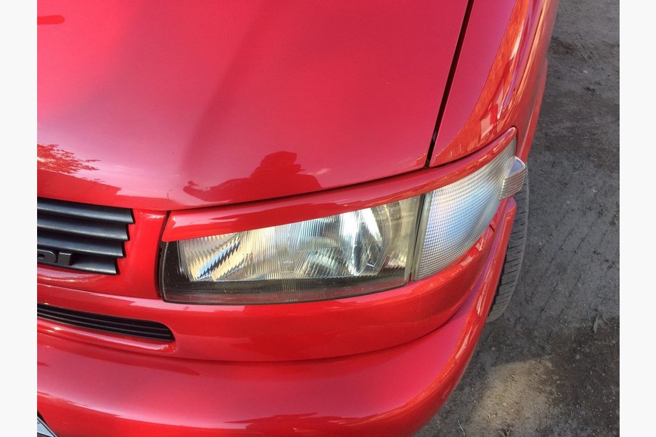 Volkswagen T4 Caravelle/Multivan 1990–2003 Strålkastarögonlock (ögonfransar) – sned huv (2 st) Blank svart Image