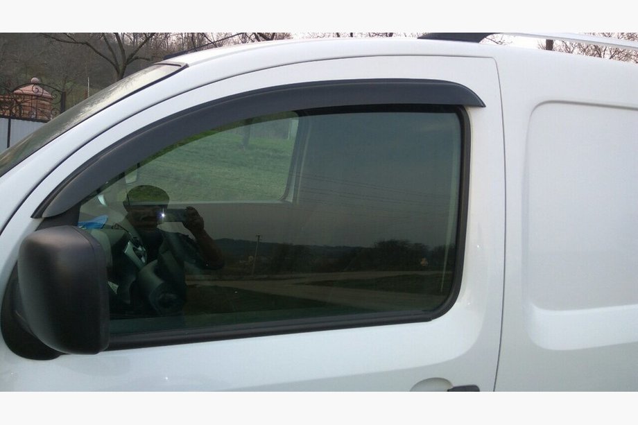Peugeot Partner Tepee 2008–2018 Vindavvisare (2 st, UA-Sport) Image
