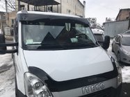 Iveco Daily 2006–2014 Vindrutevisir V1 (svart blank, 5 mm) foto 1