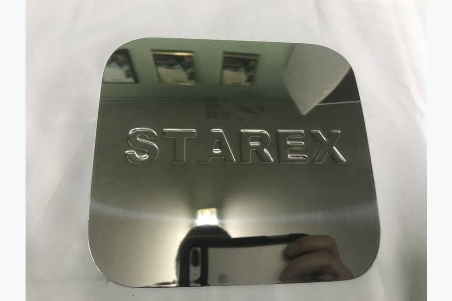 Hyundai H200, H1, Starex 1998–2007 Tanklockskåpa Carmos (rostfritt stål) Image