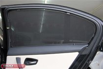 BMW 3-serie E90/E91 2005–2011 Solskyddsgardiner (3 st, instickbara) foto 1
