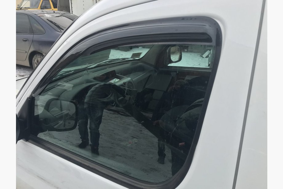 Ford Connect 2002–2006 Vindavvisare (2 st, Aomis) Image