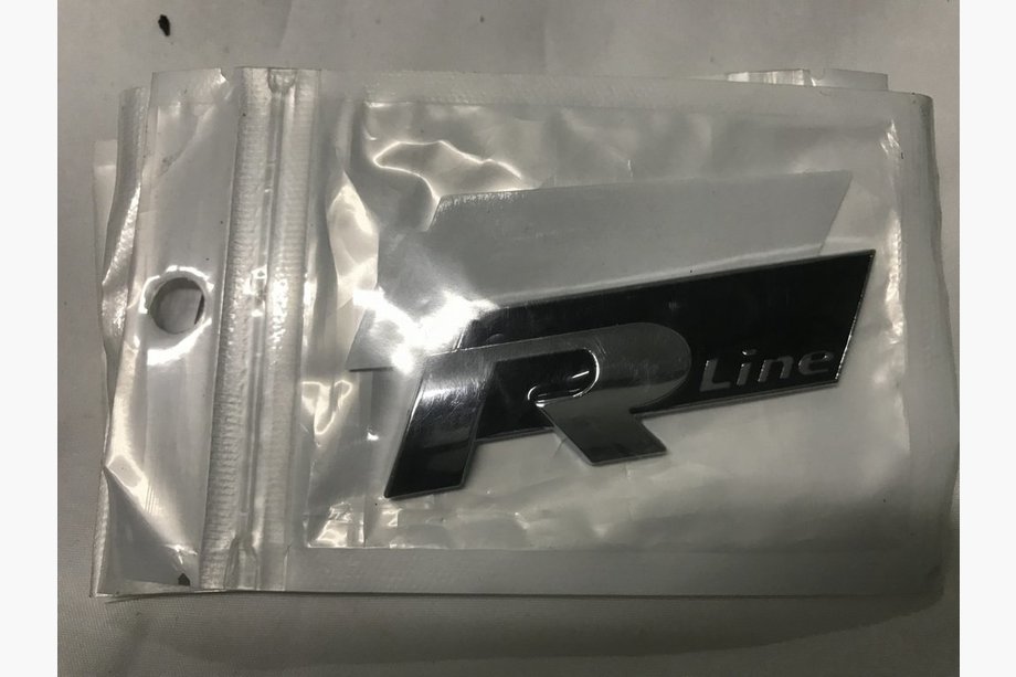 Volkswagen Touareg 2010–2018 R-Line emblem (krom) Image