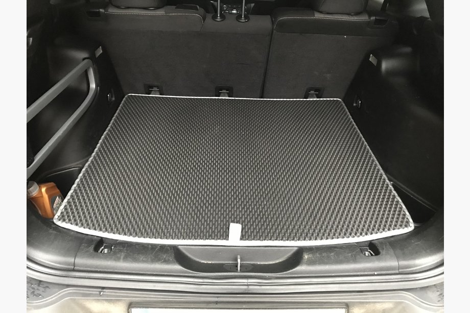 Jeep Cherokee KL 2013– Bagagerumsmatta (EVA, svart) Image