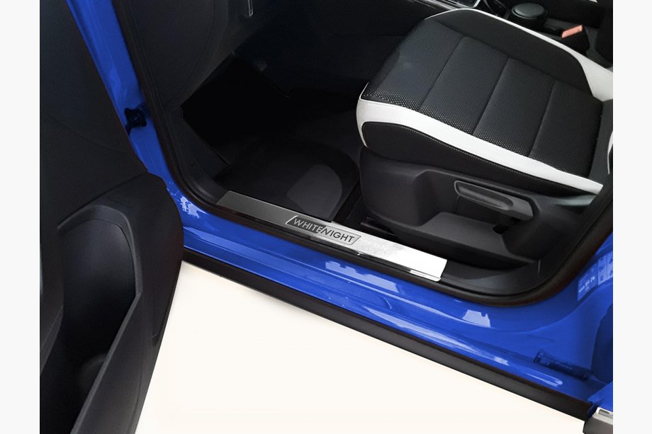 Volkswagen T-Roc 2017–2025 WhiteNight instegslister i rostfritt stål (2 st) Image