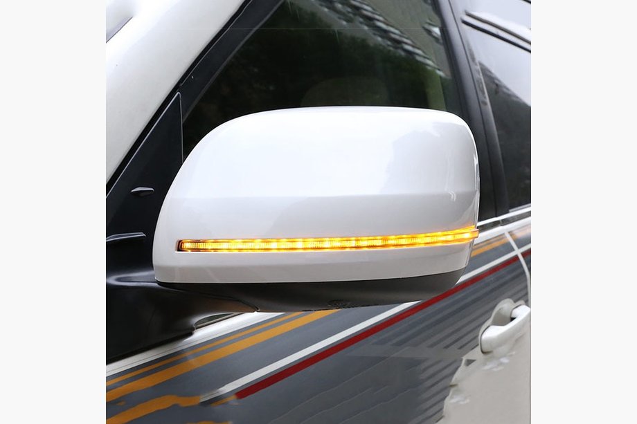 Toyota Land Cruiser 200 2007–2021 Spegelkåpor (med LED-blinkers, stil 2020) Image