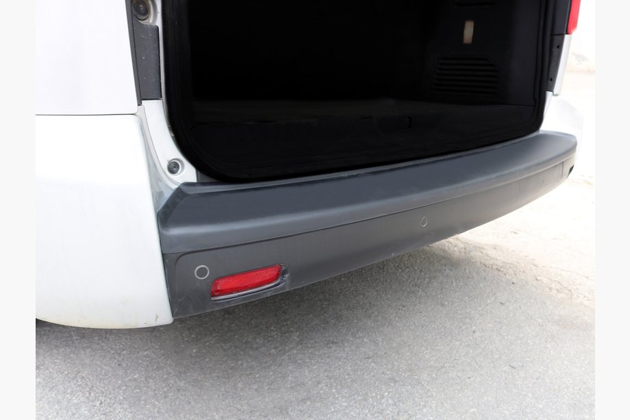 Citroen Jumpy/Dispatch 2017– EuroCap bakre stötfångarskydd (för lång hjulbas, ABS) Image