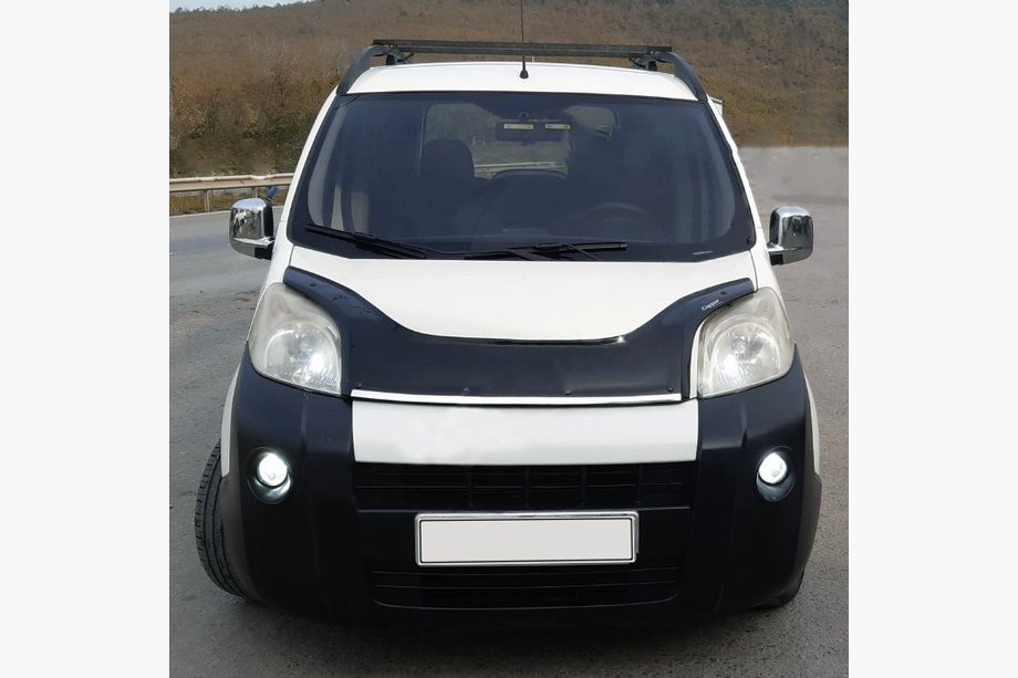 Peugeot Bipper 2008–2017 Huvdeflektor (EuroCap) Image