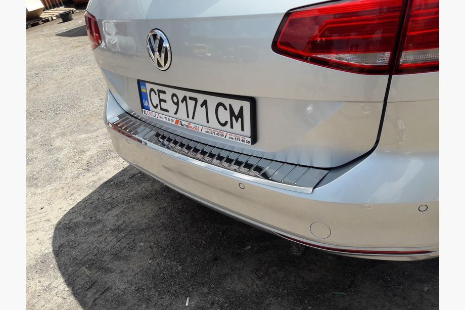 Volkswagen Passat B8 2015–2023 Kromlist för bakre stötfångare Carmos V1 (SW) Foto 1