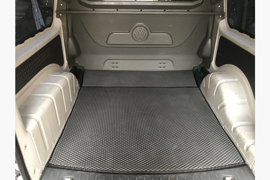 Volkswagen Caddy 2010–2015 Bagagerumsmatta V1 MAXI (EVA, svart) Image