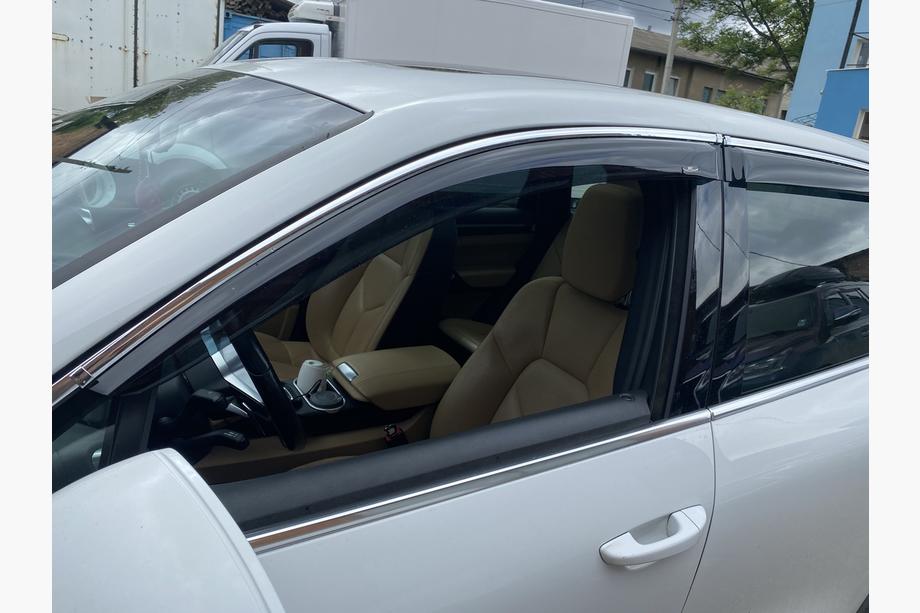 Porsche Cayenne 2010–2017 Vindavvisare med kromlist (4 st, HIC) Foto 1