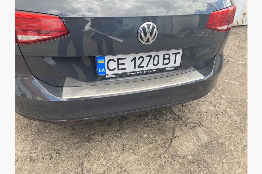 Volkswagen Passat B8 2015–2023 OmsaLine list till bakre stötfångaren (rostfritt) Image