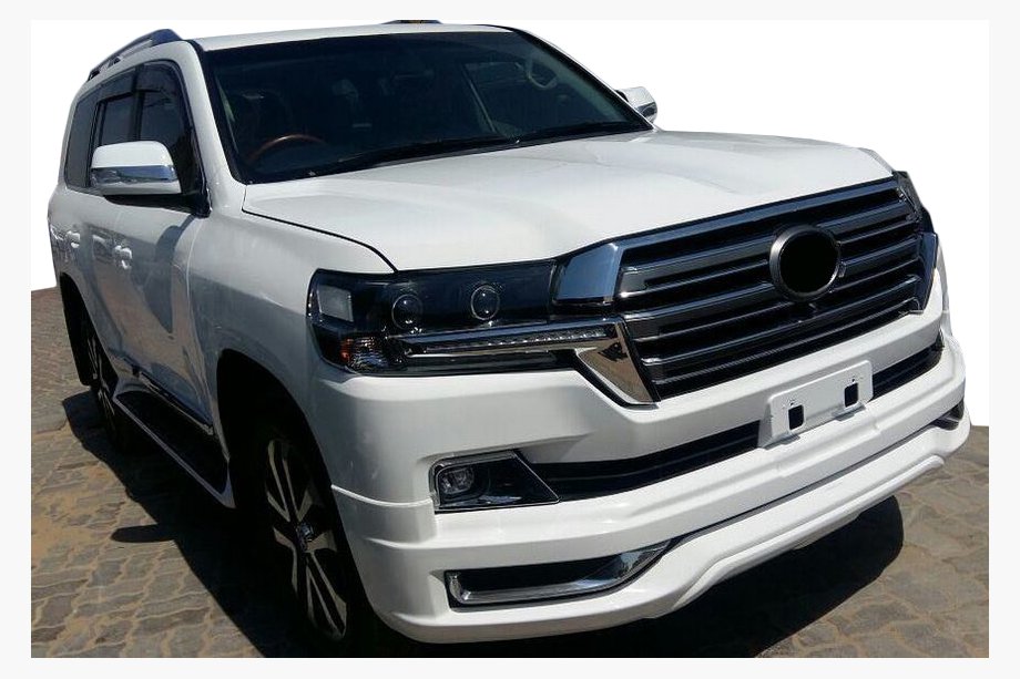 Toyota Land Cruiser 200 2007–2021 Komplett bodykit 2016↗ (Modelista V2) Vit färg Image