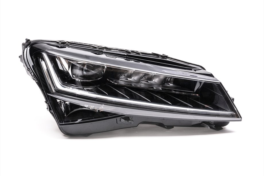 Skoda Superb 2015–2024 Matrix framlykta (höger, original, begagnad) Image