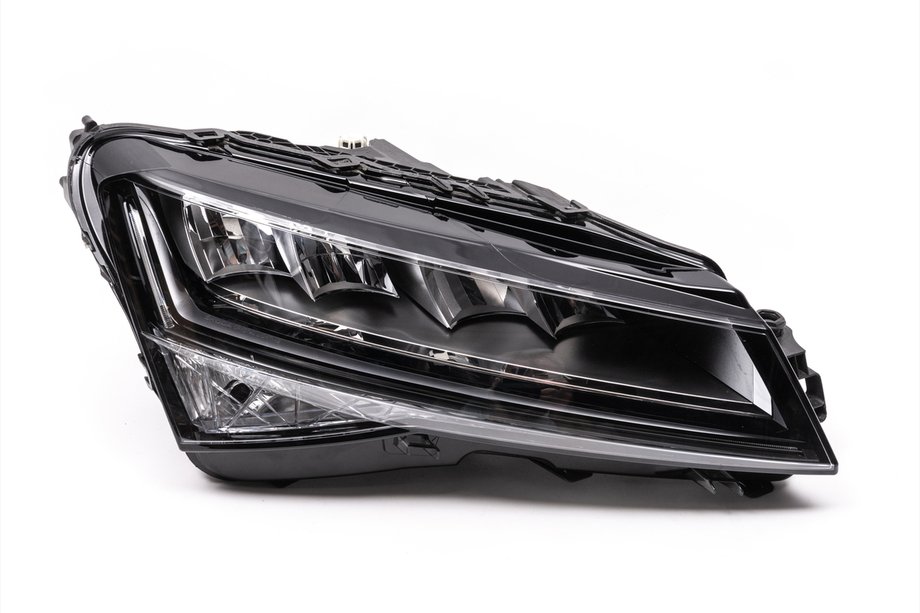 Skoda Superb 2015–2024 Fram LED-strålkastare (höger, original, begagnad) Image