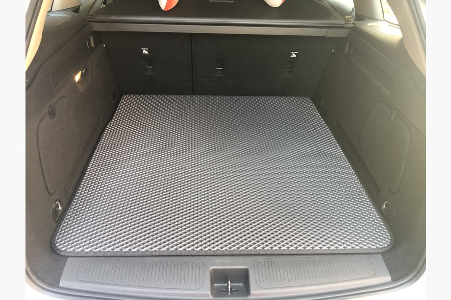 Opel Astra K 2016–2021 EVA bagagerumsmatta (SW, svart) Image