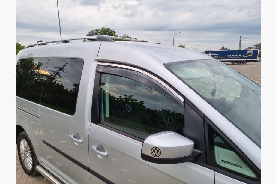 Volkswagen Caddy 2015–2020 Vindavvisare med kromlist (2 st, Niken) Image