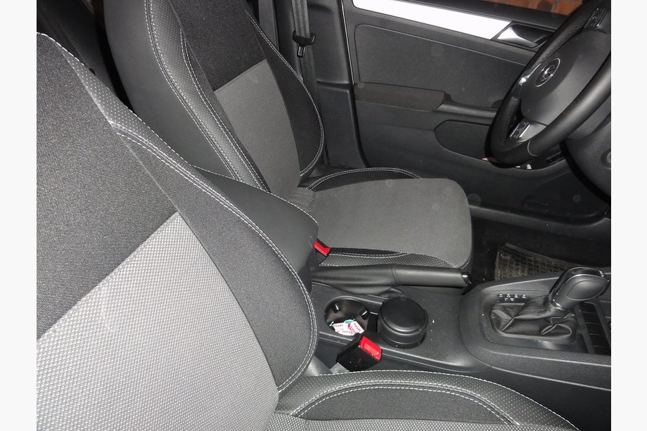 Volkswagen Jetta 2011–2018 Bilklädsel SoyuzAuto Premium Image