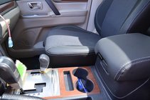 Mitsubishi Pajero Wagon III 1999–2006 Sätesöverdrag (konstläder↗tyg, Premium) foto 5
