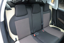 Opel Crossland X 2017–2024 Premium bilsätesöverdrag foto 2