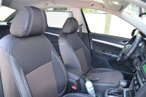 Skoda Octavia II A5 2006–2010 Sätesöverdrag (konstläder↗tyg, Premium) foto 5