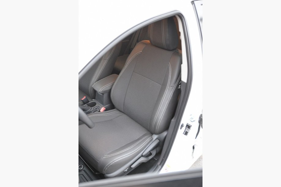 Toyota Auris 2012–2018 Bilklädsel SoyuzAuto Premium Image