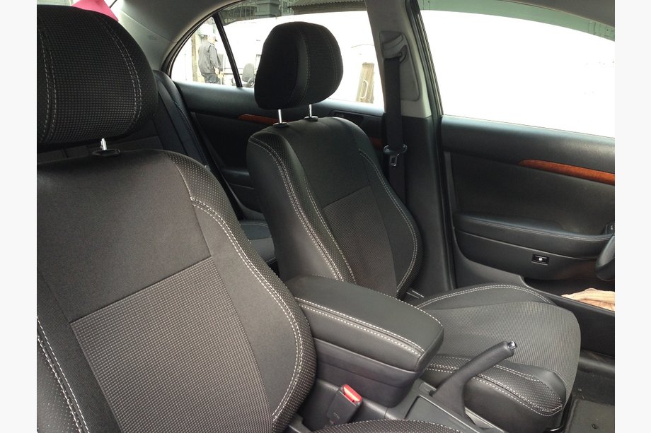 Toyota Avensis 2003–2009 Bilklädsel SoyuzAuto Premium Image