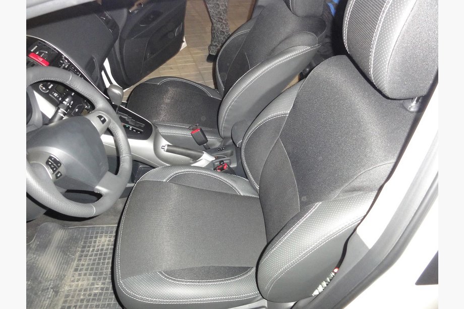 Toyota Auris 2007–2012 Bilklädsel SoyuzAuto Premium Image