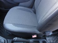 Renault Logan II 2013–2022 Bilklädsel (konstläder + tyg, Premium) foto 6