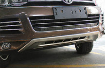 Volkswagen Touareg 2010–2018 Frontläpp till stötfångare V2 (2010-2015) foto 1