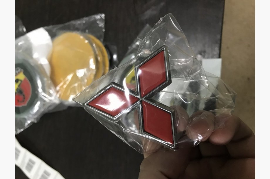 Mitsubishi Colt 1996–2004 Emblem 55 mm (röd) Image