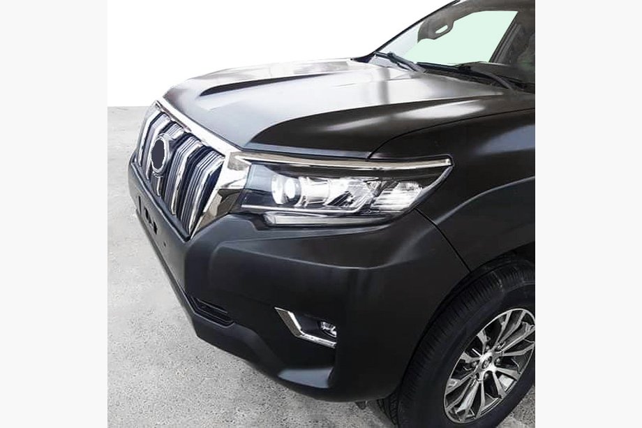 Toyota Land Cruiser Prado 150 2009–2023 Strålkastarögonlock (2 st, för LED) Foto 2