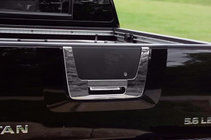 Nissan Titan 2004–2011 Kromlist till baklucka (plast) foto 1