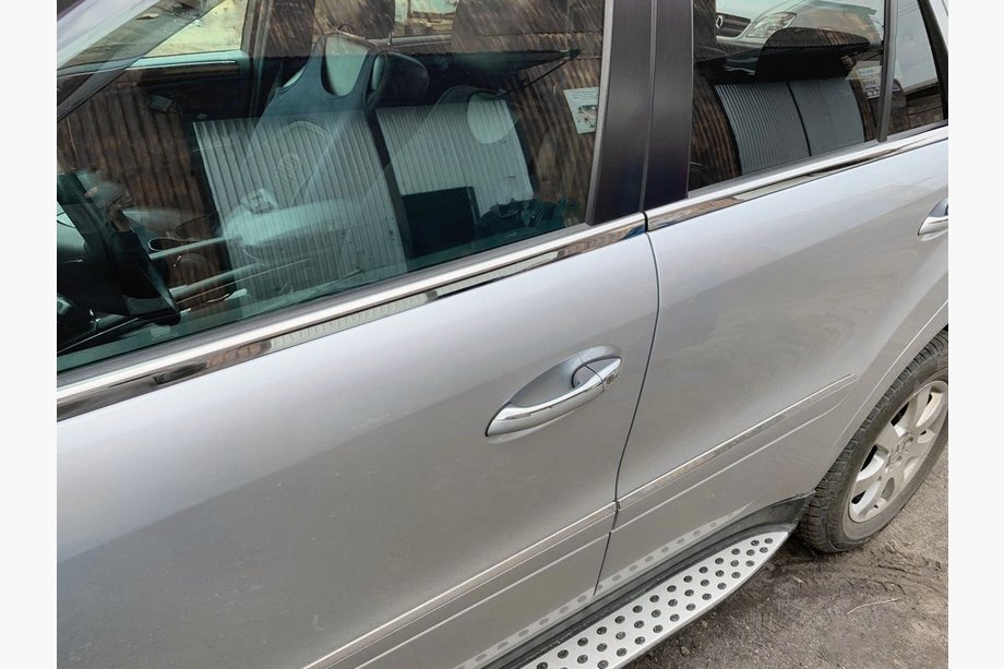 Mercedes ML W164 2005–2011 Yttre fönsterlister (4 st, rostfritt stål) Carmos - turkiskt stål Image