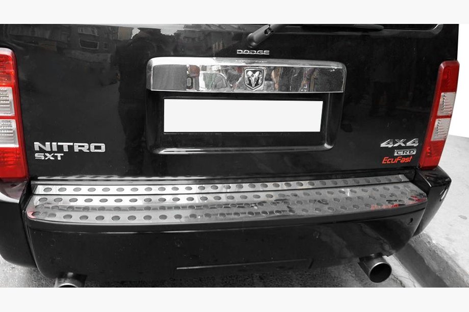 Dodge Nitro 2006–2011 Bakre stötfångarskydd i rostfritt stål Image