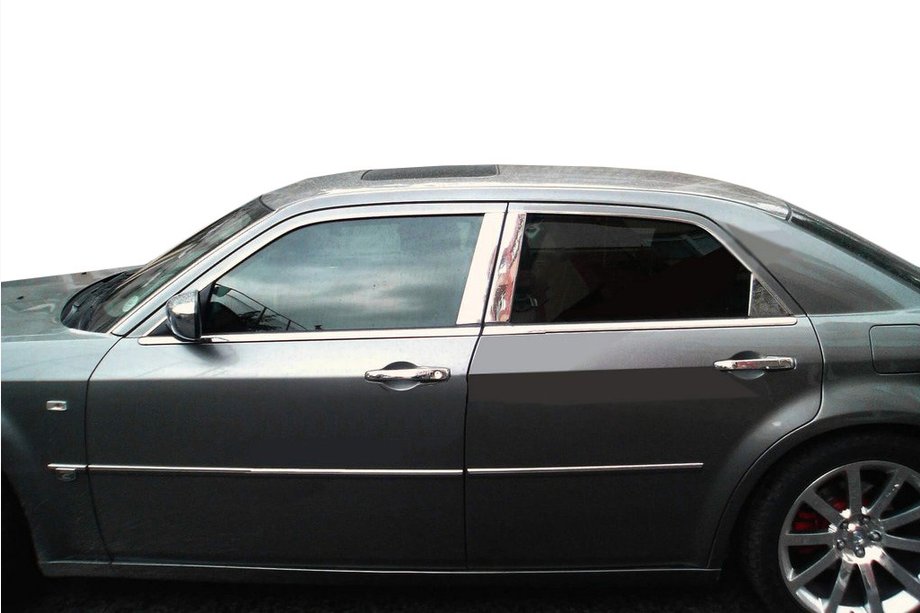 Chrysler C300 2004–2011 Dörrstolpslist (rostfritt stål) Image