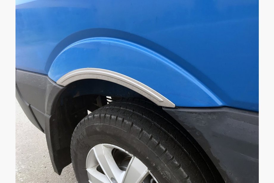 Volkswagen Crafter 2006–2016 Smala hjulhuslister (4 st, rostfritt stål) Image