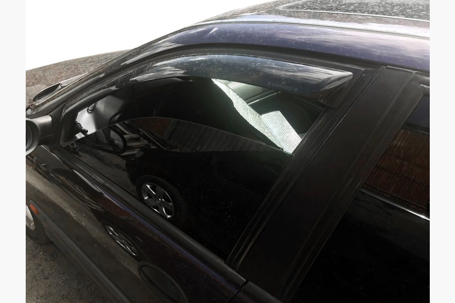 Renault Laguna 1994–2001 Vindavvisare (fram) Image