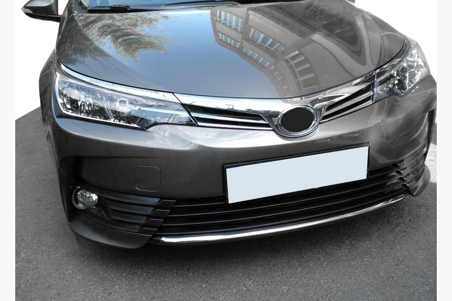 Toyota Corolla 2013–2019 Skyddslist i rostfritt stål för stötfångargaller (2017-2019, rostfritt) Image