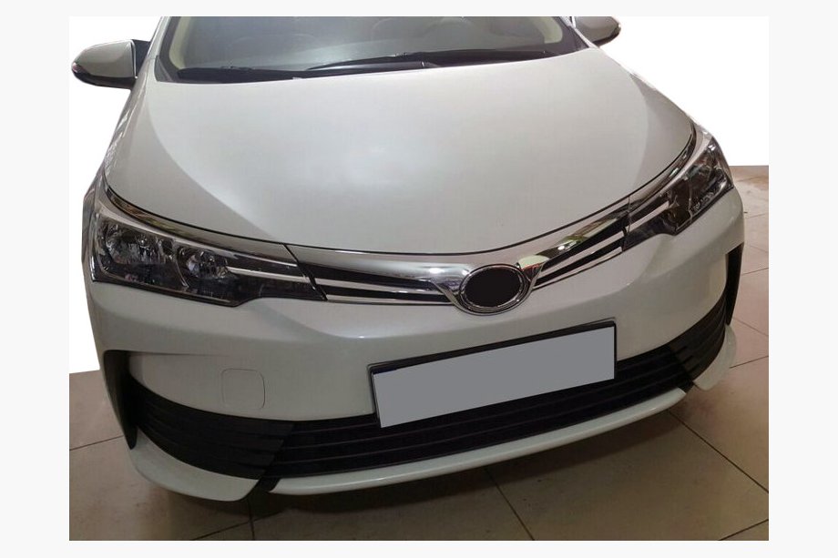 Toyota Corolla 2013–2019 Rostfria lister till grillen (2017-2019, rostfritt) Image