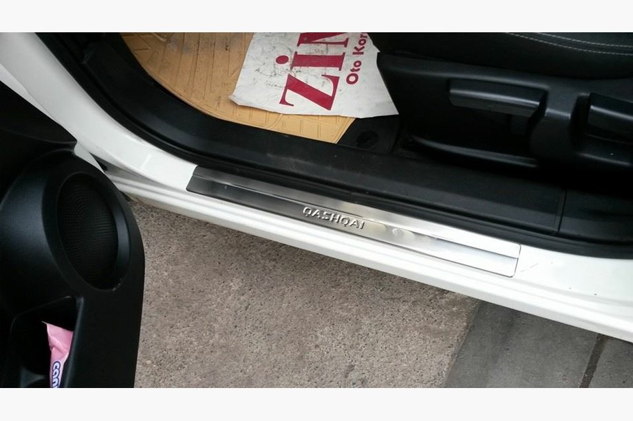 Nissan Qashqai 2007–2010 Instegslister Omsa (4 st, rostfritt stål) Foto 2