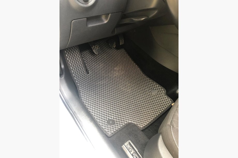 Skoda Octavia III A7 2013–2019 EVA bilmattor (svarta) Image