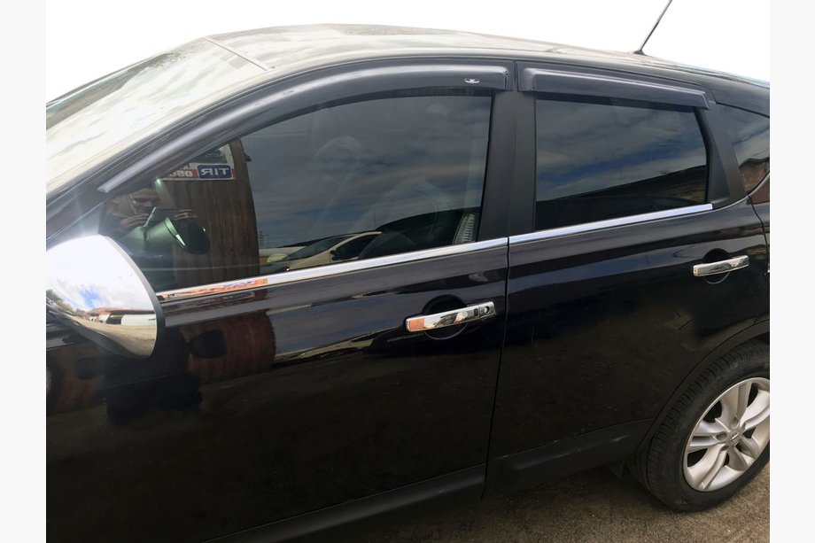 Nissan Qashqai 2007–2010 Yttre kromlister runt rutorna (4 st, rostfritt stål) Standardutförande, Carmos – turkiskt stål Image