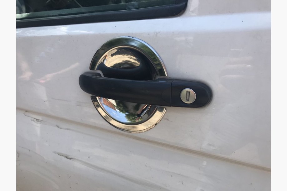 Volkswagen Touran 2015– Kromade handtagsskålar Image